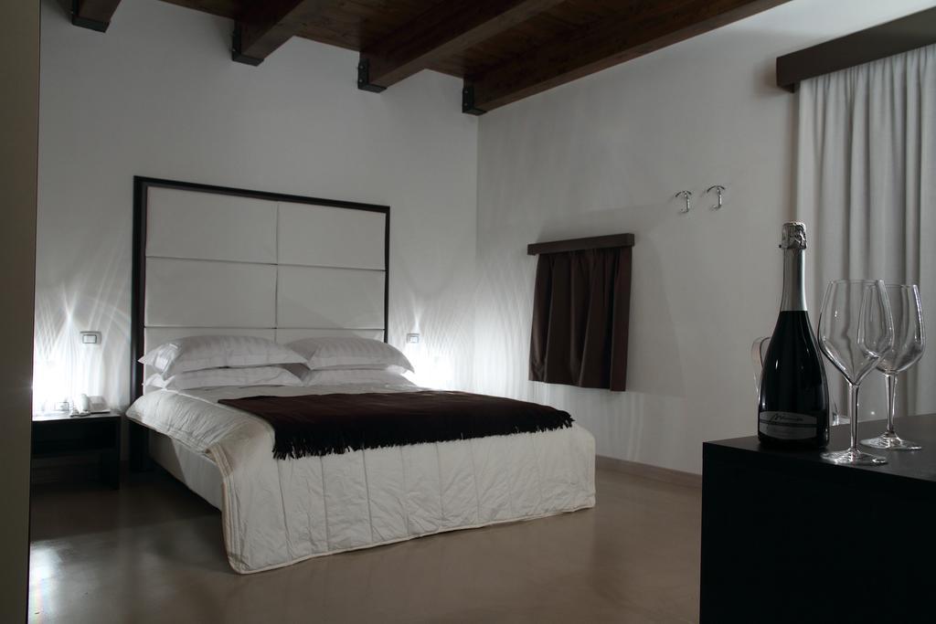 Albergo Del Sole Taranto Exterior photo