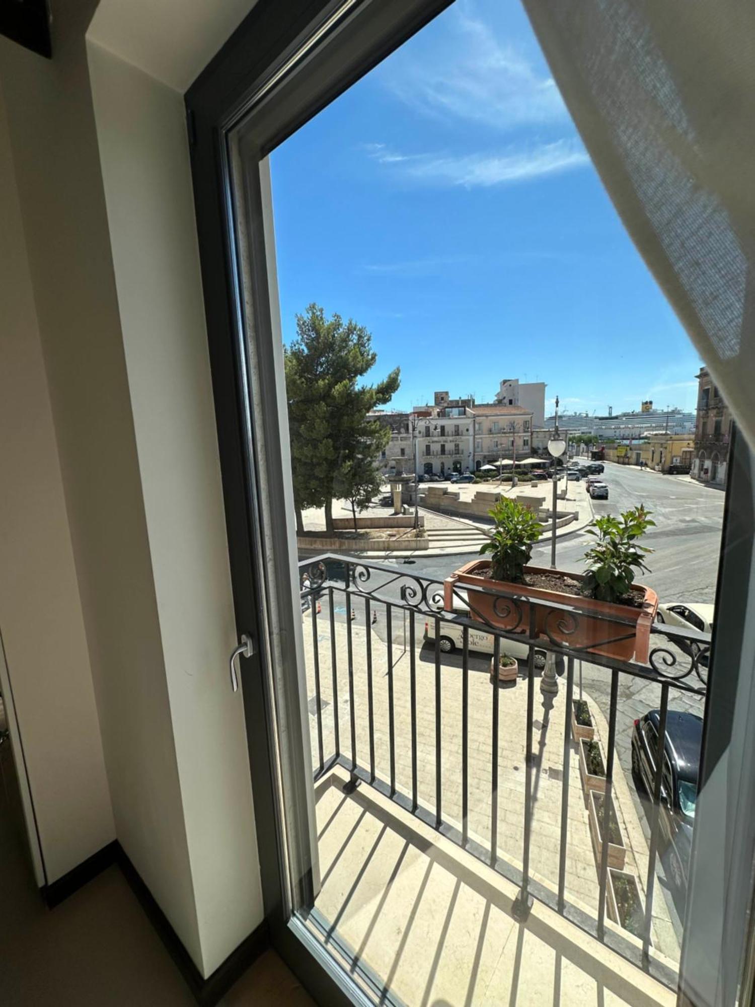 Albergo Del Sole Taranto Exterior photo